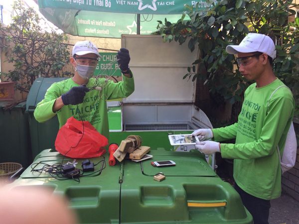 rác thải điện tử, Vietnam Recycles, Bảo ve môi trường, Hoạt động bảo vệ môi trường, Việt Nam tái chế, tái chế đồ dùng điện tử, Tái chế rác điện tử,