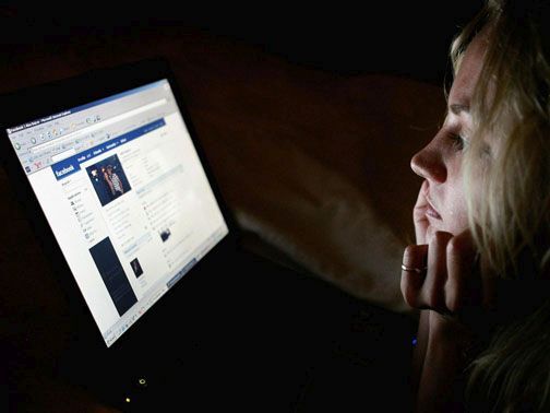 trả phí để được đọc báo trên Facebook