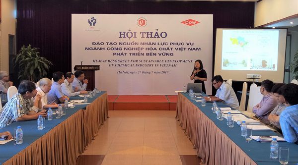 Xây chuẩn đào tạo, thúc đẩy nguồn nhân lực cho ngành hóa chất
