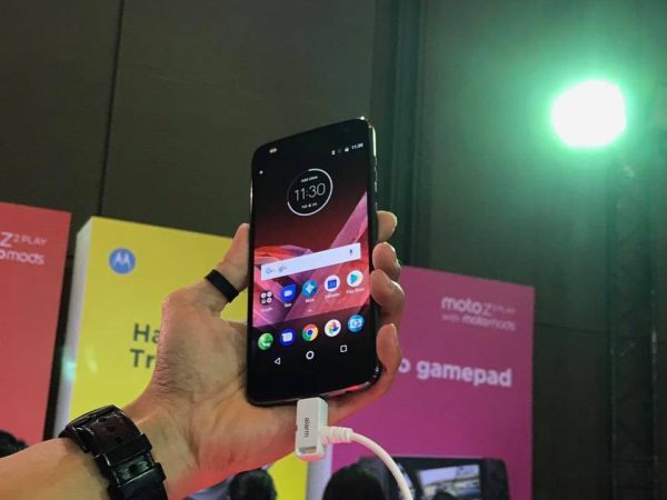 Moto Z2 Play chính thức lên kệ tại thị trường châu Á