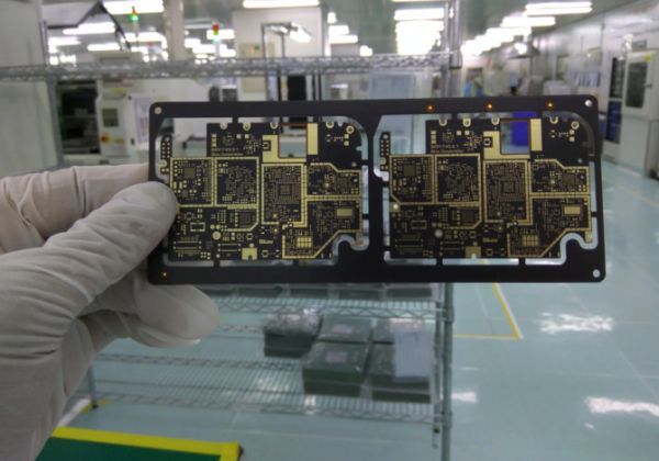 Bảng mạch mạ vàng cho Bphone 2 bất ngờ xuất hiện
