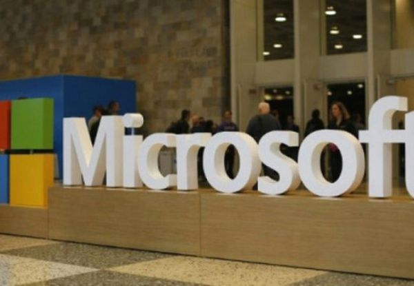 Microsoft tái tập trung vào lĩnh vực điện toán đám mây