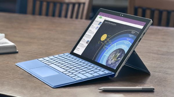 25% khách hàng mua Surface gặp lỗi