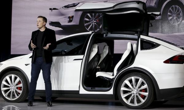 Tesla trở thành hãng xe có giá trị nhất nước Mỹ nhờ đâu?