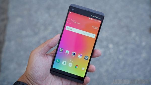 LG V30 có màn hình P-OLED 