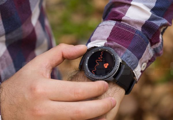 Đồng hồ thông minh Gear S3 của Samsung (ảnh Phone Arena)