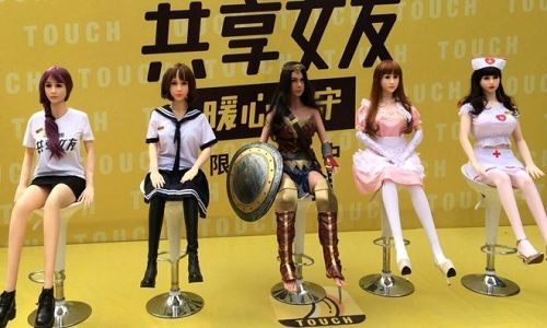 Ứng dụng điện thoại Touch cho thuê búp bê tình dục