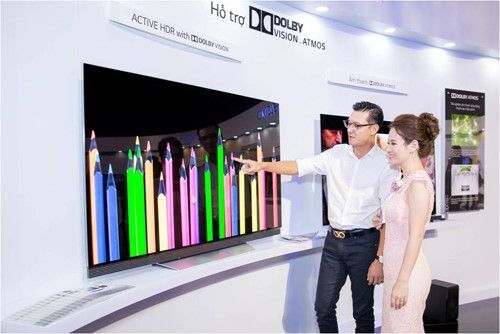 TV mỏng nhất Việt Nam có giá từ 350 triệu đồng