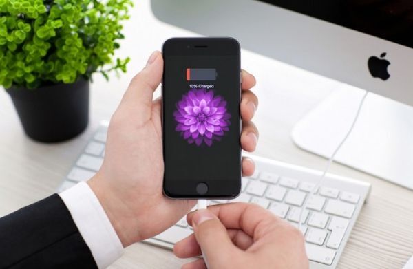 Nhiều Apple Store không còn pin để thay cho khách hàng
