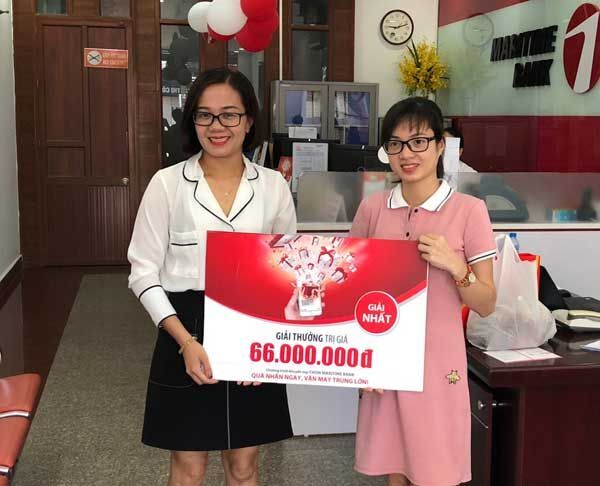 Maritime Bank trao giải tháng cùng hàng nghìn quà tặng cho khách hàng
