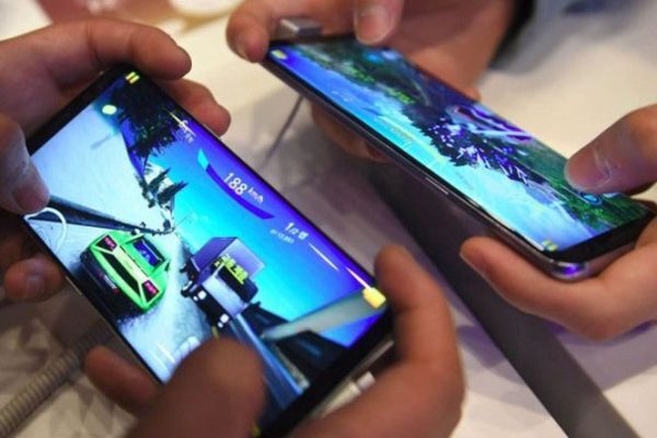 Samsung không muốn các đối thủ bỏ xa trên thị trường smartphone chơi game