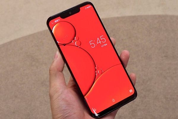Sharp ra mắt smartphone dùng màn hình OLED