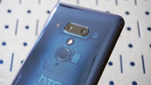 Lợi nhuận HTC tiếp tục lao dốc trong tháng 9 vừa qua