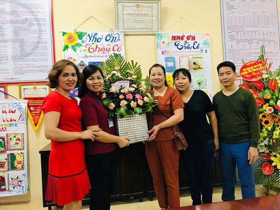 Viettel tặng hàng triệu món quà tri ân nhà giáo nhân ngày 20/11