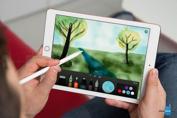 Apple Pencil của iPad Pro 2018 không thể sạc bằng chuẩn Qi