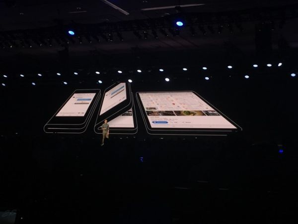 Samsung chính thức giới thiệu mẫu smartphone màn hình gập