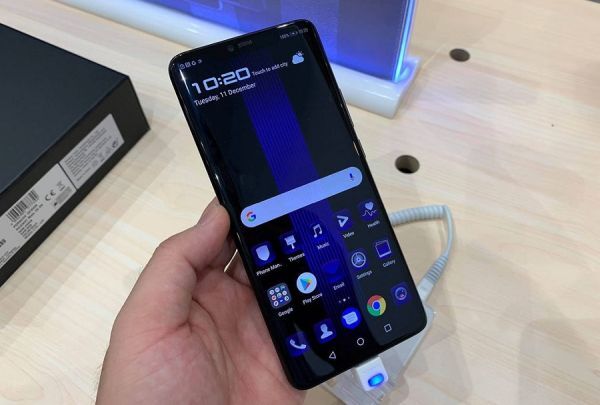 Huawei Mate 20 RS Porsche Design lên kệ tai Việt Nam, giá 43,99 triệu đồng