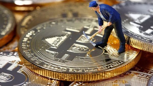 Giá trị vốn hóa trên thị trường tiền ảo sụt giảm 212 tỉ USD