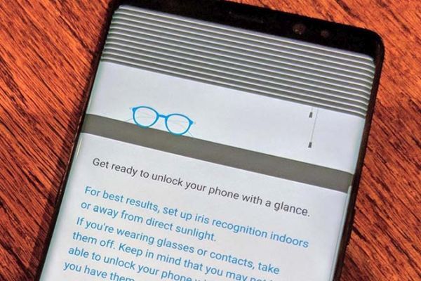 Galaxy S9 cho phép nó nhận diện khuôn mặt cả trong đêm