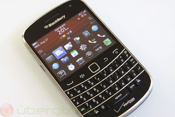 BlackBerry có thể ra mắt một mẫu smartphone mới mang phong cách chiếc Bold 9900