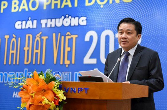 Ông Huỳnh Quang Liêm, Phó Tổng Giám đốc VNPT, đơn vị tài trợ chính của Giải thưởng Nhân tài Đất Việt suốt 13 năm qua.