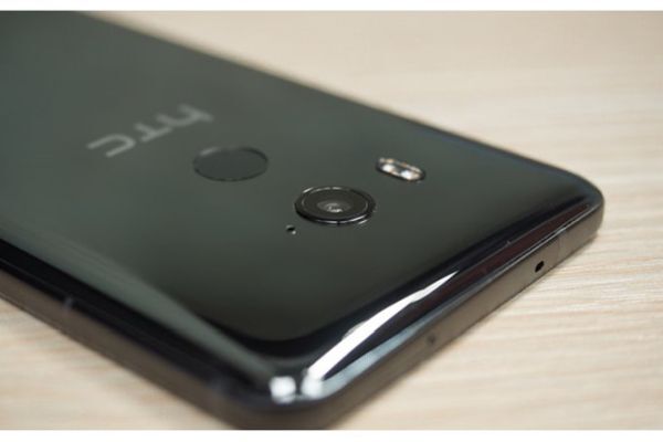 HTC quyết định chỉ ra mắt một smartphone cao cấp năm nay 