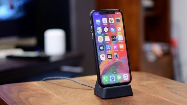 Lợi nhuận Foxconn giảm thê thảm vì iPhone X ế ẩm
