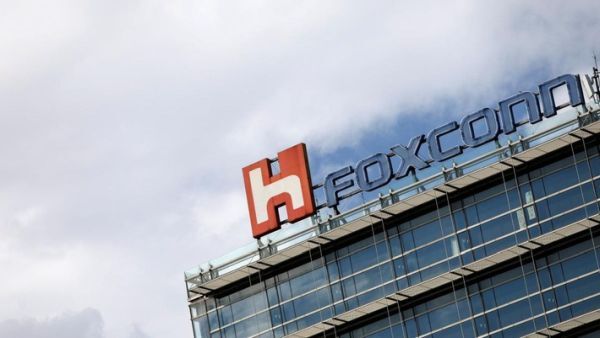 Foxconn sản xuất điện thoại kiêm ví tiền ảo đầu tiên trên thế giới