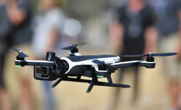 Apple dùng drone để cải thiện ứng dụng bản đồ