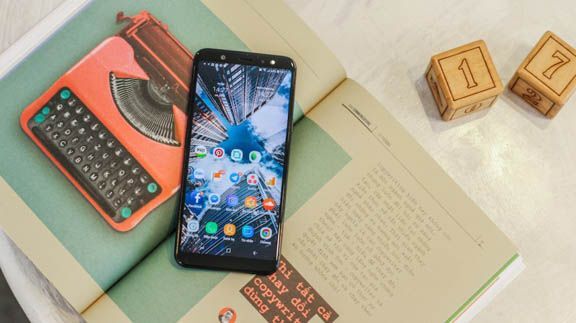 Samsung Galaxy A6+ sở hữu hệ thống camera cực ấn tượng