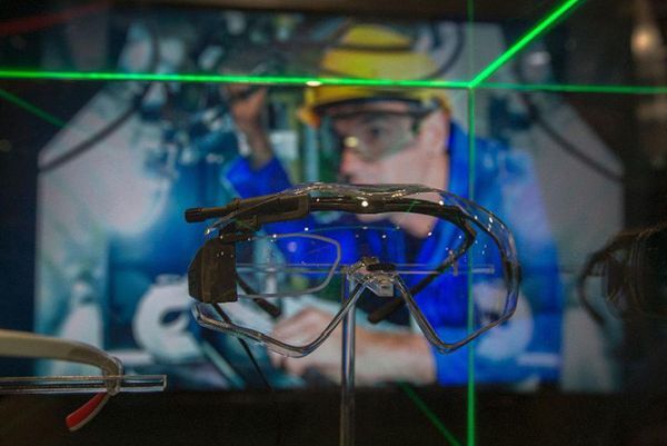 Apple Glasses ra mắt sớm nhất vào tháng 12/2021