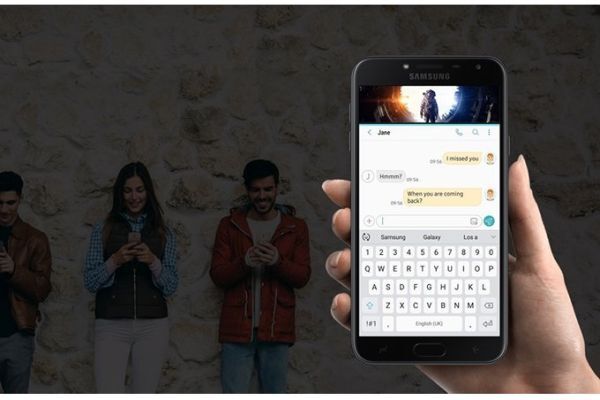 Samsung Galaxy J4 bán ra với giá chưa đến 200 USD