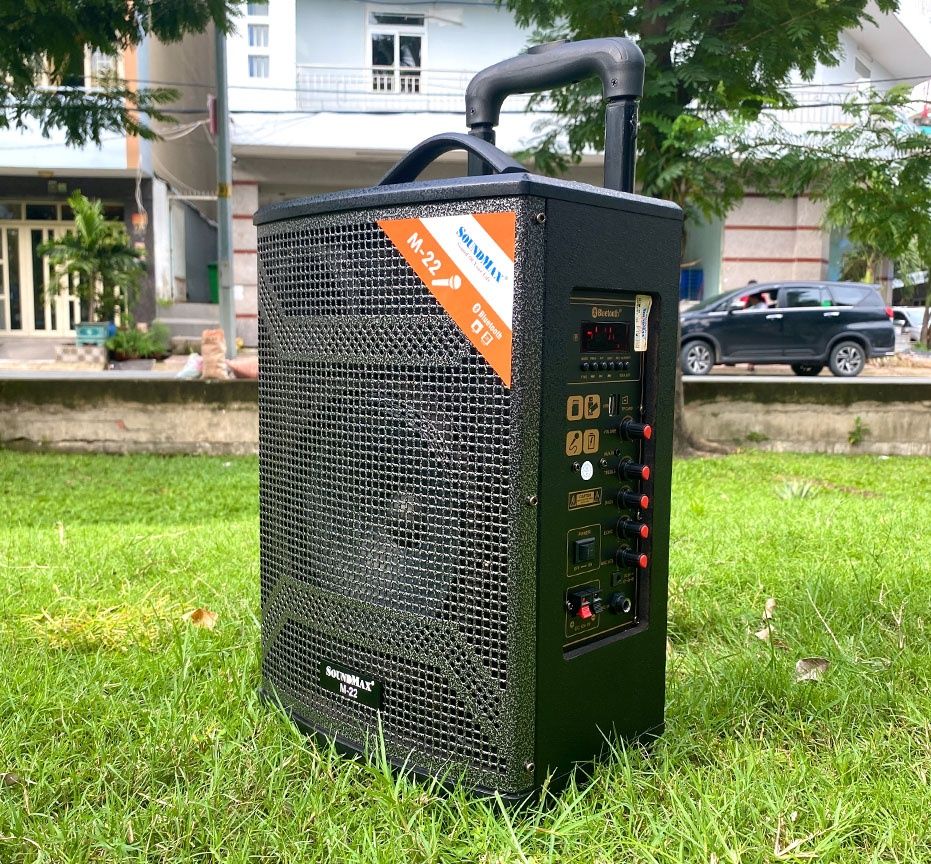 SoundMax trình làng loa di động vali kéo M-22, giá 3.69 triệu đồng