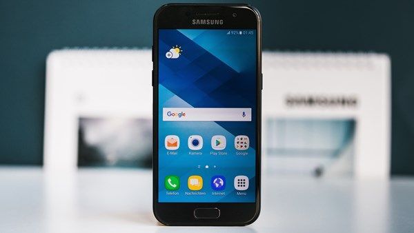 Galaxy A3 2017 dính lỗi khi lên đời với Android Oreo