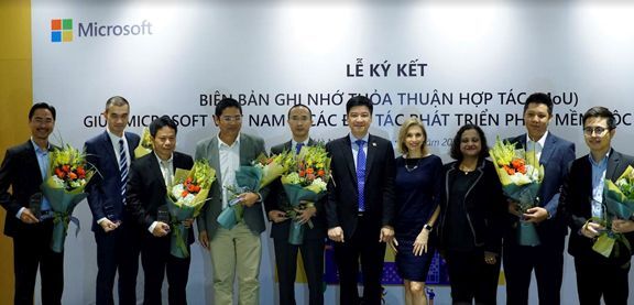 Microsoft, FPT IS, thỏa thuận hợp tác, chuyển đổi số, MOU,