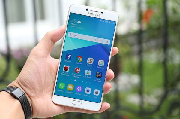 Galaxy C9 Pro giảm giá 1 triệu đồng, xuống còn 8,99 triệu đồng