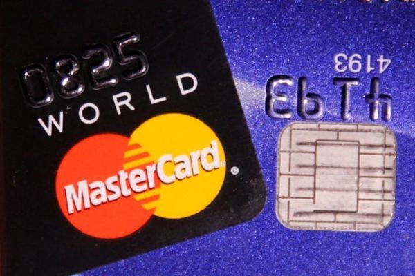 Mastercard thử nghiệm hệ thống thẻ xác thực sinh trắc học