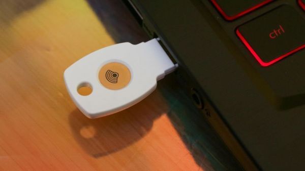 Khóa bảo mật Titan của Google
