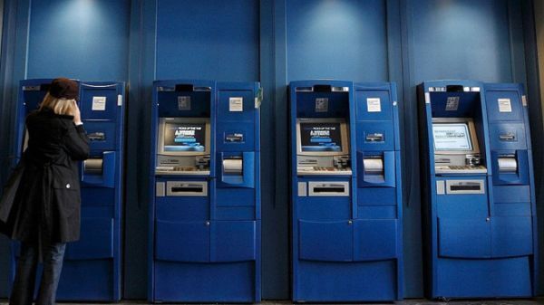 FBI ngầm cảnh báo các ngân hàng về nguy cơ tin tặc trộm tiền từ ATM