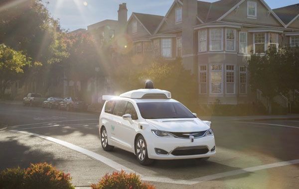Waymo thử nghiệm xe tự lái giữa 
