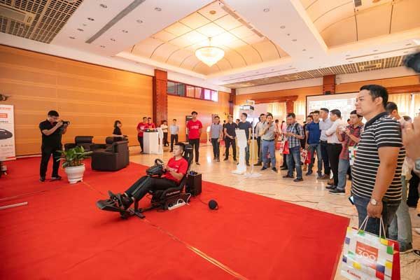 Canon trình diễn dàn máy chiếu 