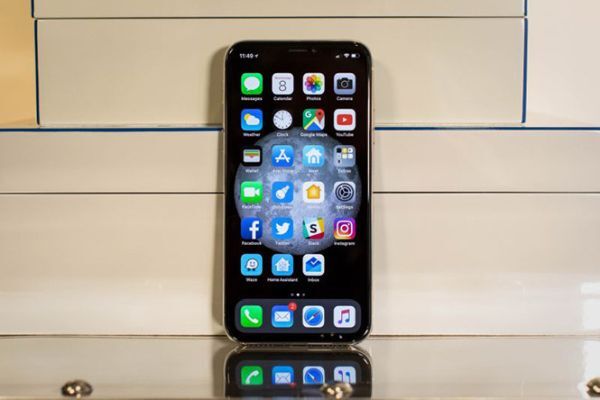Foxconn bắt đầu lắp ráp iPhone OLED 2018