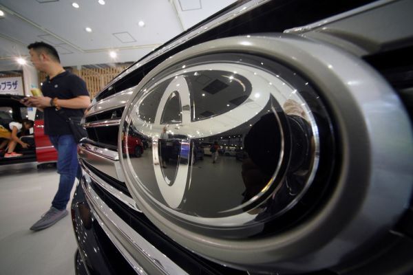 Toyota đầu tư 500 triệu USD vào Uber để phát triển xe tự hành
