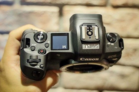 Canon ra mắt máy ảnh EOS R thế hệ mới