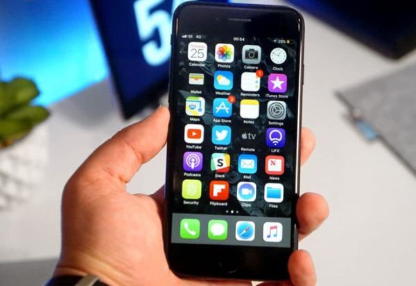 Apple giảm giá hàng loạt iPhone, Apple Watch tân trang