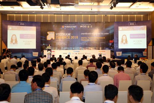 Vietnam Finance 2018: Nóng chuyện 