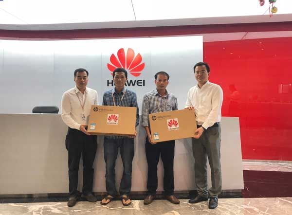 Hà Tĩnh, Huawei Việt Nam, trao tặng máy tính, Sơn La, 