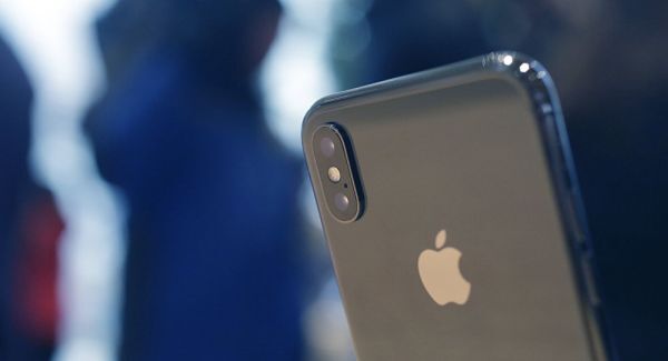 Nhà bán lẻ Trung Quốc đồng loạt hạ giá sâu các mẫu iPhone vừa ra mắt