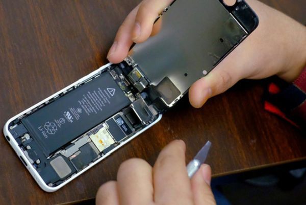 Chương trình thay pin giá rẻ khiến doanh thu Apple thiệt hại khoảng 2,4 tỉ USD