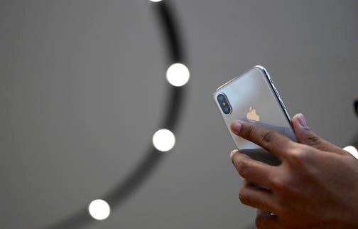 Hàng loạt ứng dụng iPhone kết nối ngầm với phần mềm độc hại